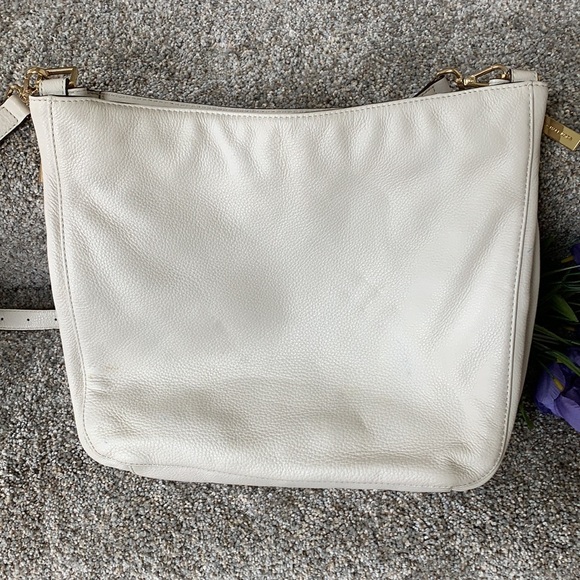 MK Large Cream Pebble Leather Shoulder Bag - Picture 3 of 10